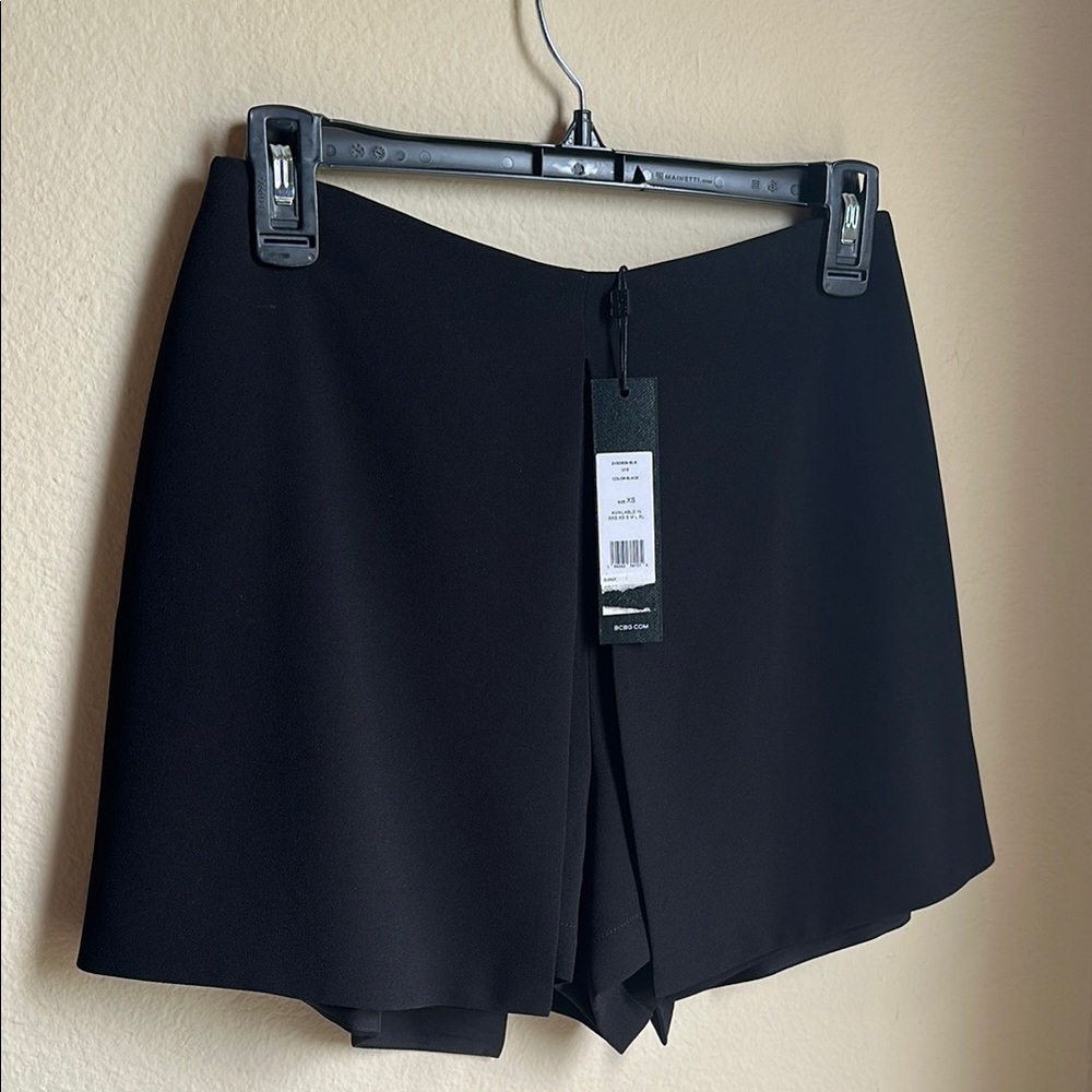 BCBG Classic Black Women's Skorts